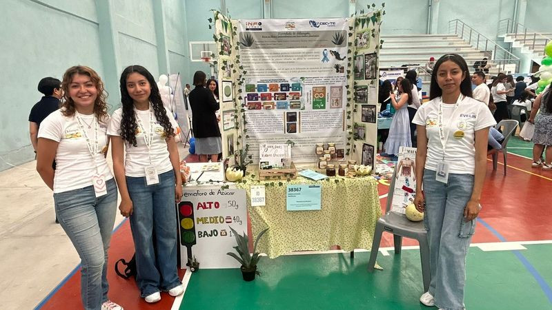 Estudiantes de CECyTEG impulsan creación de alimentos saludables con innovadora mermelada 