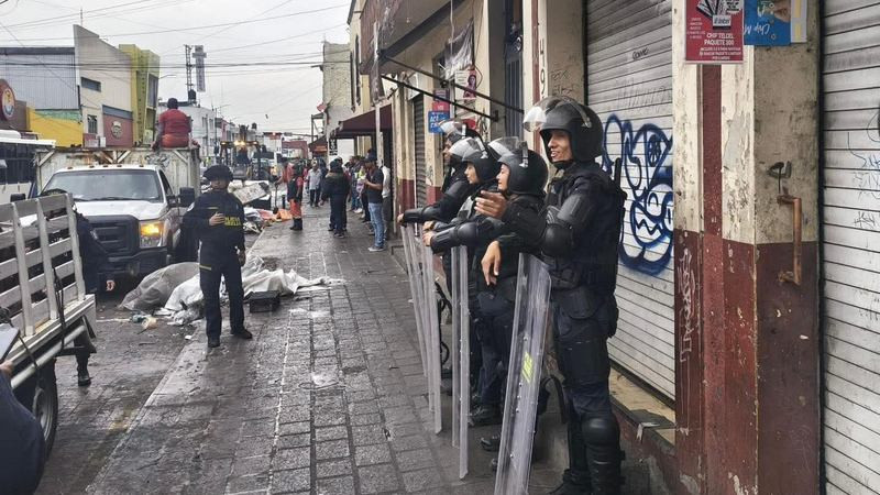 Policía de Morelia despliega operativo en Mercado Independencia para liberar vialidades 