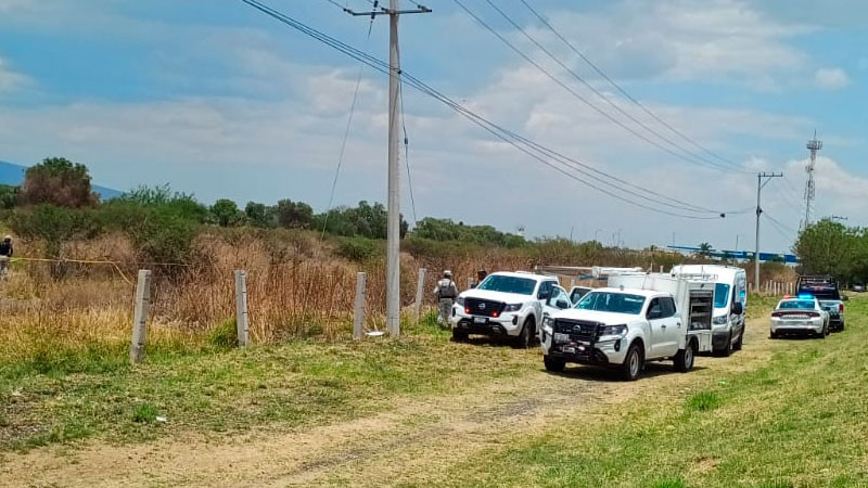 Encuentran dos cuerpos a un costado de la Salamanca-Querétaro 