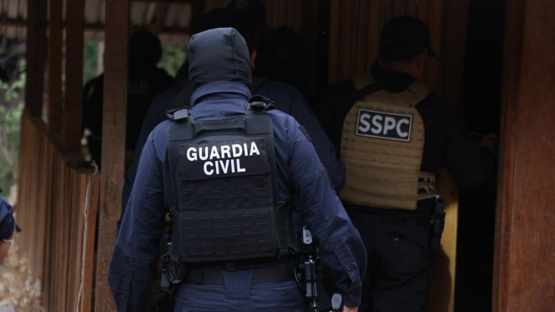 Aseguran armas, estupefacientes y vehículos tras cateos en Madero, Michoacán 