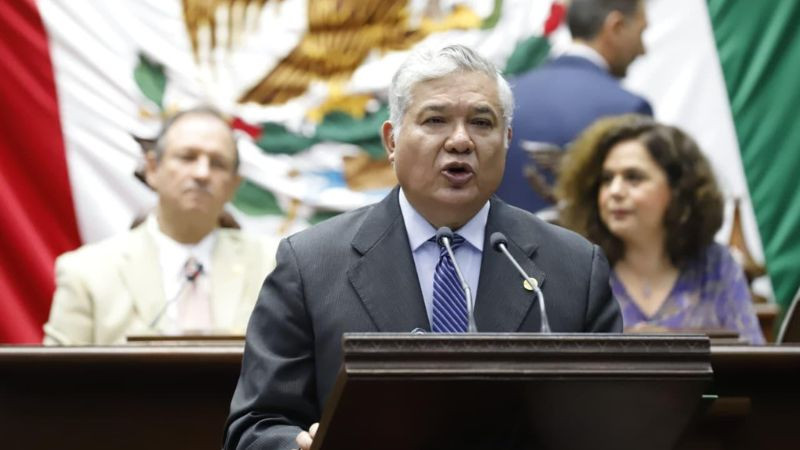 Para evitar vicios de autoridad, presenta Juan Antonio Magaña de la Mora iniciativa para suplencia en alcaldías en Michoacán 