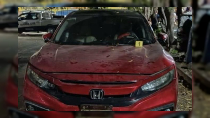 Rafaguean vehículo en Apatzingán, Michoacán; alcaldesa, más preocupada por concierto de Bronco 