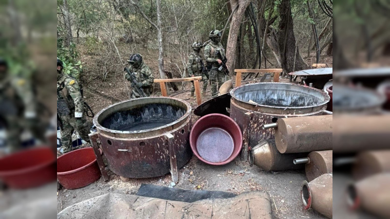 Golpe al corazón de Los Reyes, Michoacán: Marina destruye laboratorio en territorio de dos de los más buscados por EEUU con recompensa de 8 millones de dólares  