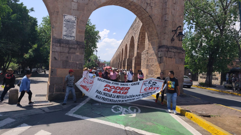 Día del Maestro de protesta: Poder de Base marcha por justicia laboral en Morelia 