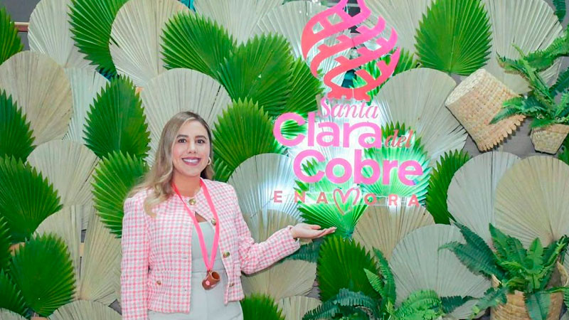 Dayana Pérez reconoce la vocación y entrega de maestras y maestros de Salvador Escalante 