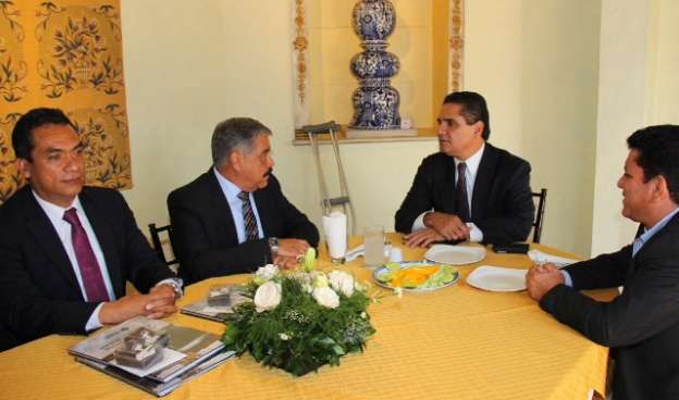 Gobernador electo Silvano Aureoles Conejo se reúne con el Vicealmirante Jorge Cruz 