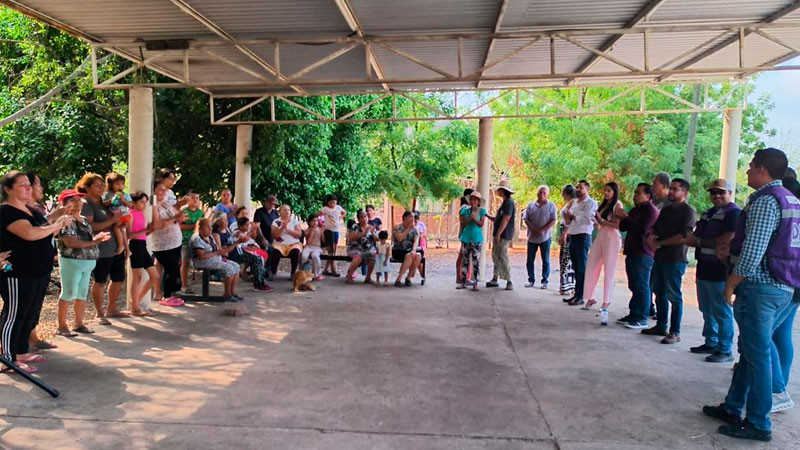 Gobierno estatal acompaña regreso a comunidades en Apatzingán: Raúl Zepeda 