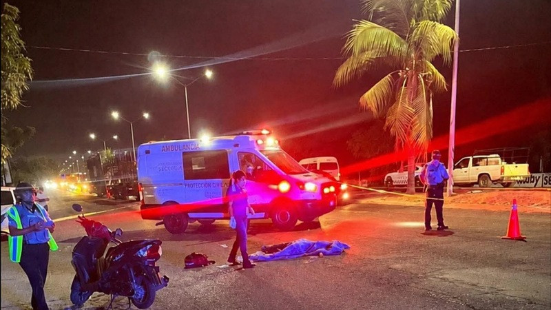 Accidente de moto deja un muerto y un herido en Lázaro Cárdenas, Michoacán 