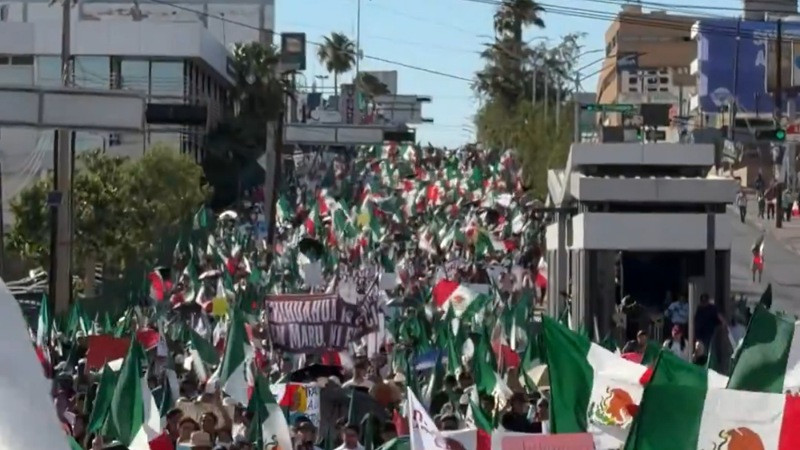 Más de 10 mil personas marchan en Chihuahua contra gobierno de Maru Campos por soberanía nacional; fueron convocados por Morena 