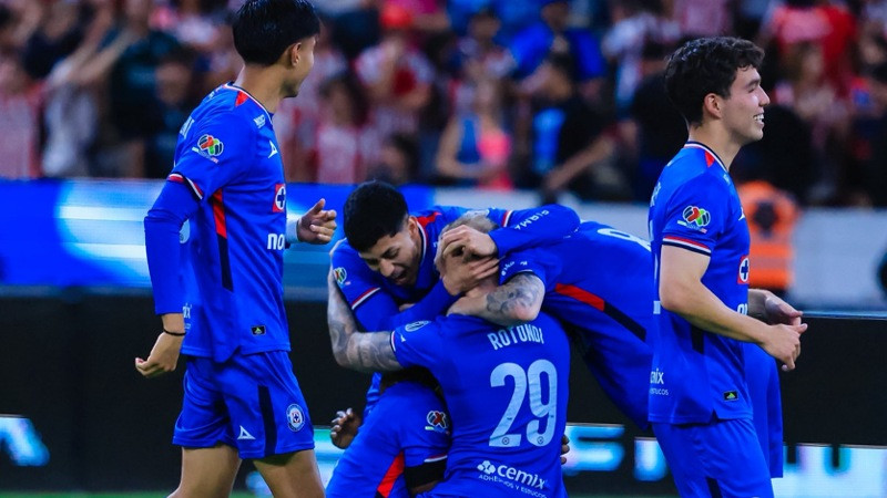 Cruz Azul elimina a las "Súper Chivas" y es el primer finalista del Clausura 2026 de la Liga MX 