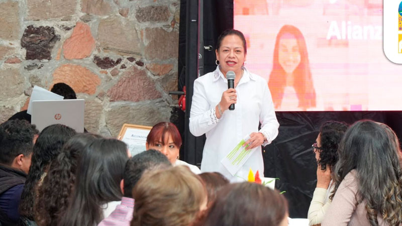 Jeovana Alcántar reconoce labor de las y los maestros 