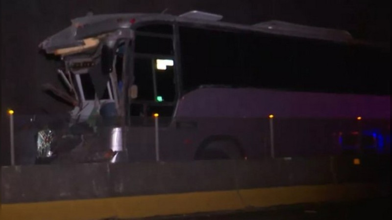 Aparatoso accidente en la autopista Guadalajara-Tepic deja dos personas sin vida y 44 lesionadas 