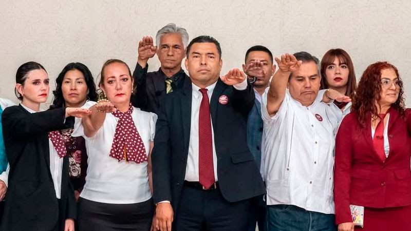 Exalumnos de la UMSNH celebran regreso a clases y piden no detener nuevamente la actividad académica 