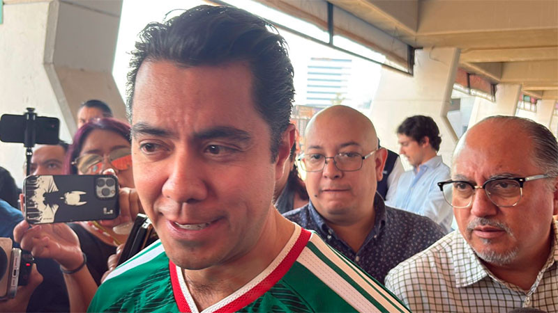 Reconoce Felipe Macías a personal de limpieza  