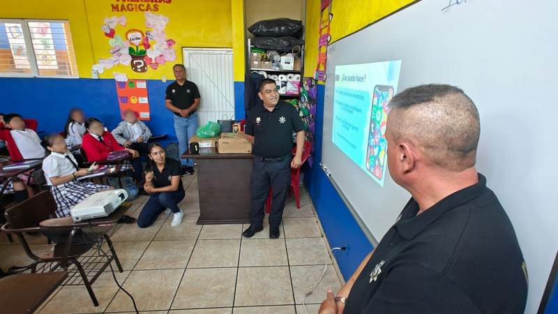 Humberto Jiménez impulsa prevención del cyberbullyng en Los Reyes, Michoacán 