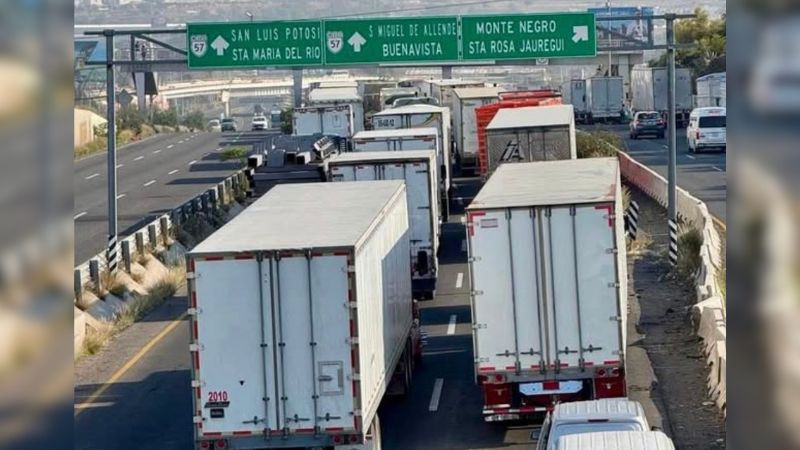 Presentará Gobierno denuncias ante FGR tras bloqueo de la Carretera 57 en Querétaro 