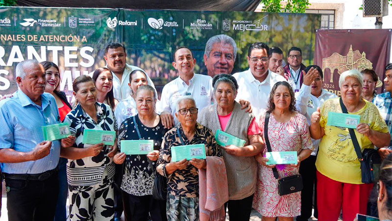 Semigrante entrega apoyos para la unión familiar en la región de Penjamillo 