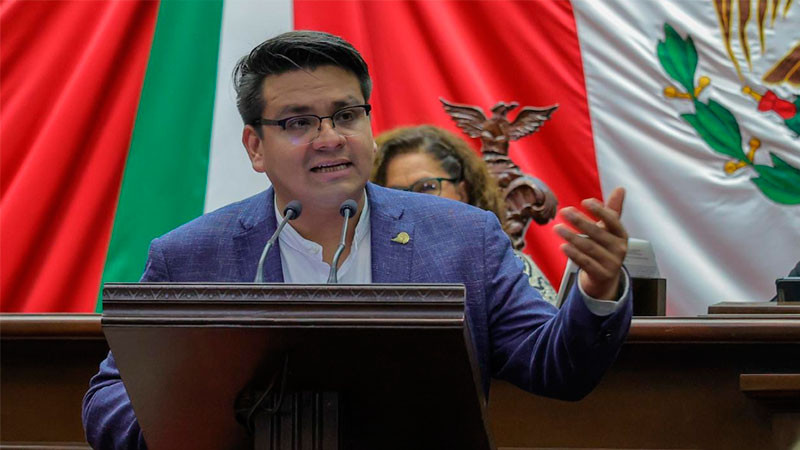 Celebra Toño Carreño reformas a la ley de educación, en beneficio de la salud de niñas y niños 