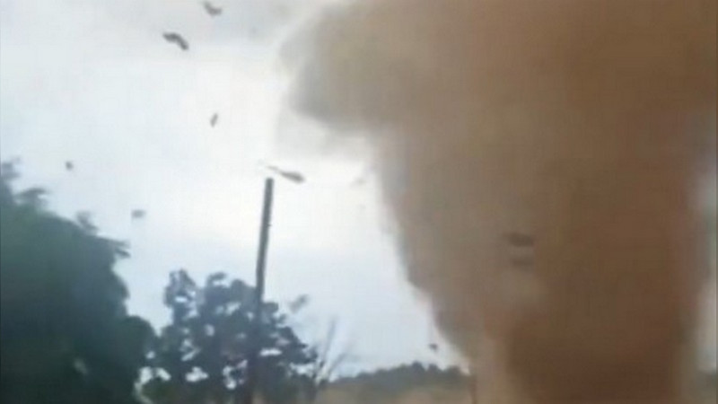 Tornado y fuerte granizada sorprenden al Valle de Toluca 
