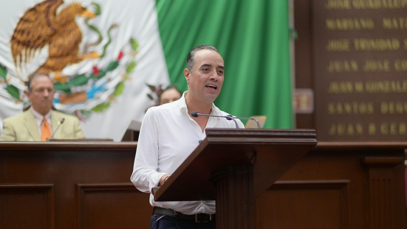 Impulsa Juan Pablo Celis reforma para que ningún funcionario gane más que la Presidenta de la República 