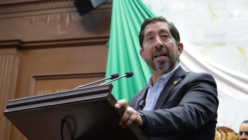 Abraham Espinoza Villa propone adopción intrafamiliar ágil en Michoacán 