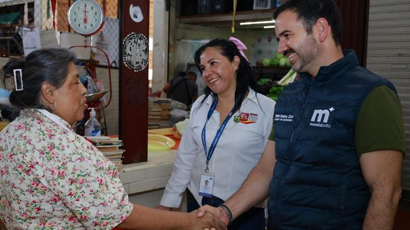 Yankel Benítez Silva llama a consumir local y fortalecer los mercados municipales de Morelia 