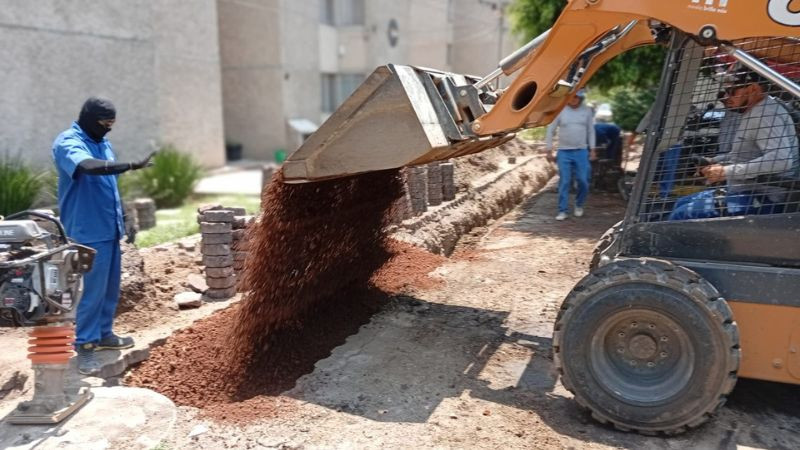 Con brigadas activas en toda la ciudad, Adolfo Torres destaca mejoras hidráulicas 