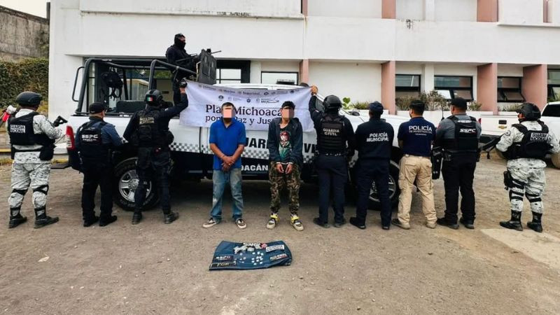 Aprehenden a dos sujetos con sustancias ilícitas en Charapan, Michoacán 