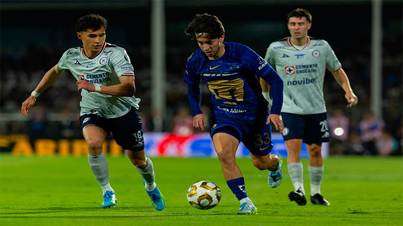 Pumas y Cruz Azul se disputan el título de la Liga MX; el marcador se encuentra empatado 