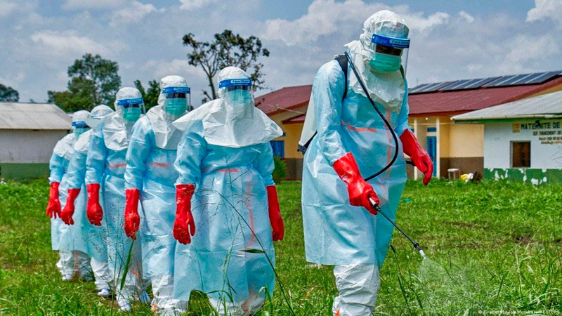 OMS eleva a 900 el número de casos sospechosos de ébola en RDC