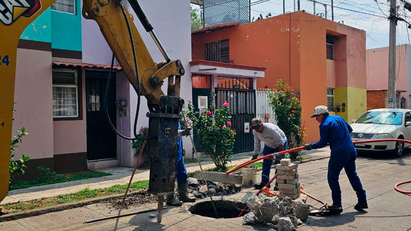 Adolfo Torres coordina trabajos de rehabilitación sanitaria en boulevard de Las Primaveras 