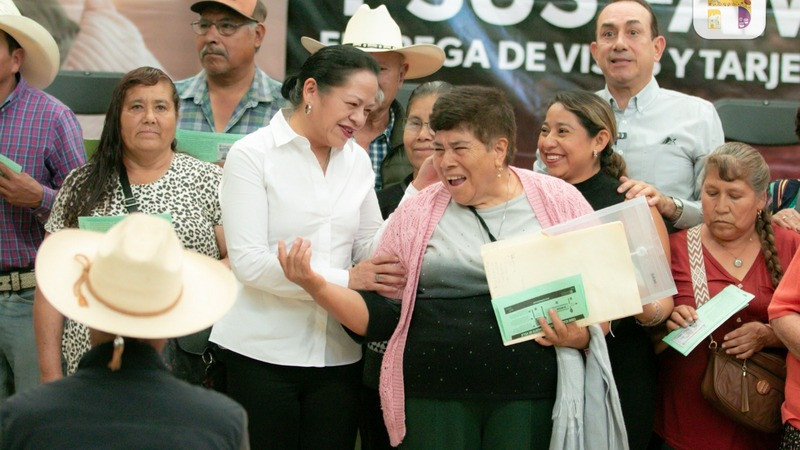 Jeovana Alcántar asiste a Entrega de Visas, Tarjetas FINABIEN y Orgullo Migrante en Hidalgo, Michoacán 