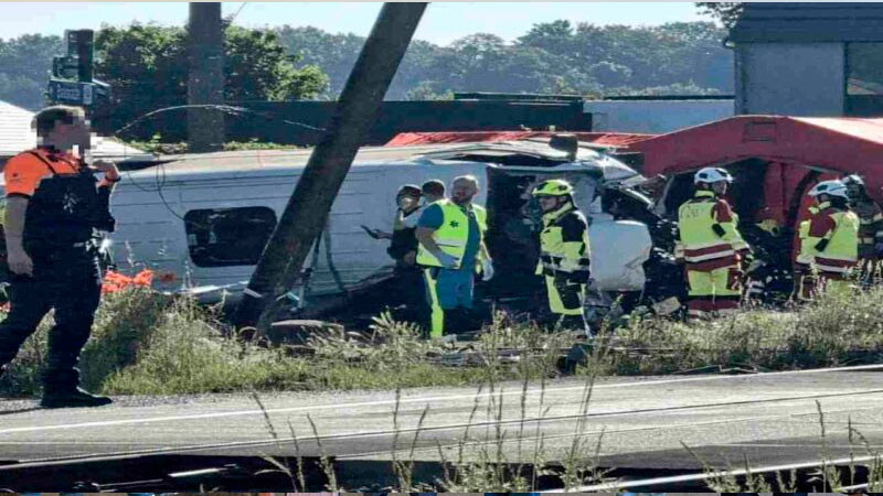 Tren embiste a bus escolar y deja 4 muertos en Bélgica; hay dos menores fallecidos 