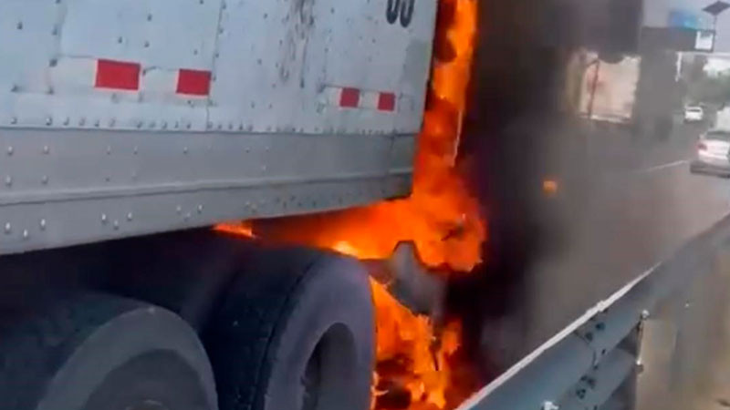 Se incendia tractocamión en la autopista México-Querétaro  
