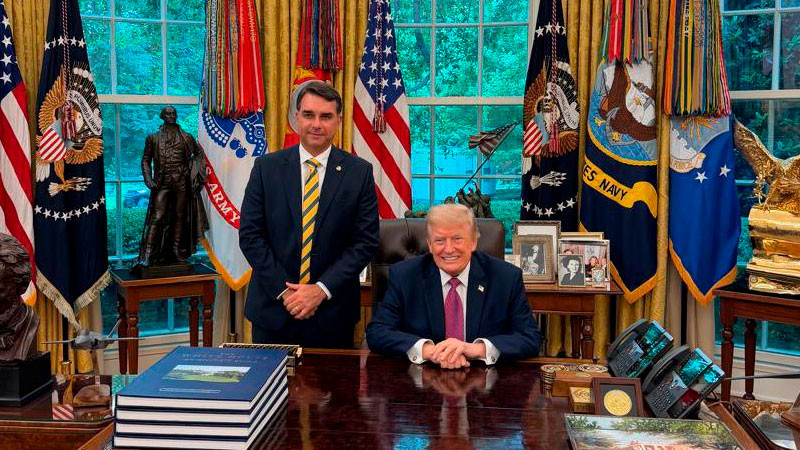 Trump recibe a hijo de Jair Bolsonaro en la Casa Blanca; respalda su candidatura presidencial