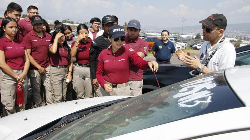 FGE fortalece formación forense de estudiantes de la UMSNH con visita al Corralón 3 