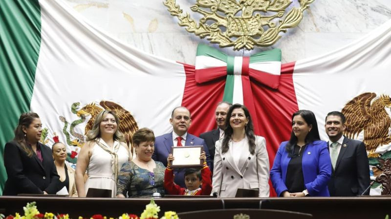 Congreso de Michoacán condecora al Proyecto Cendi con la Condecoración al Mérito Docente 