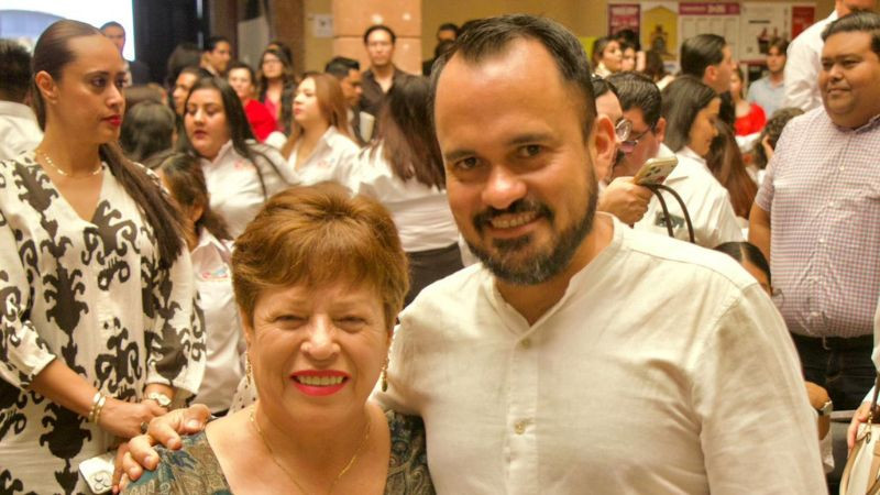 Hugo Rangel reconoce al CENDI por recibir la Presea al Mérito Docente 