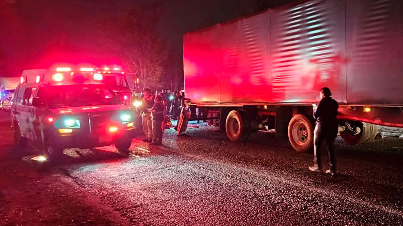 Carambola deja al menos 2 policías estatales lesionados en la carretera federal 45 