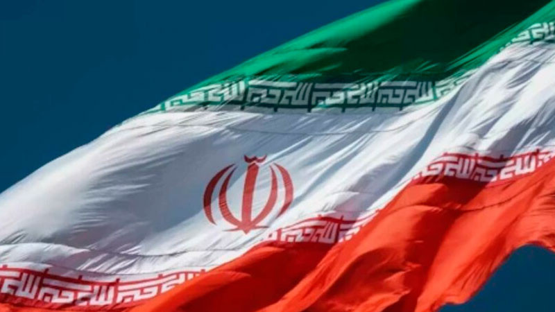 Irán ataca base aérea de EEUU en represalia por ofensiva en el sur del país 