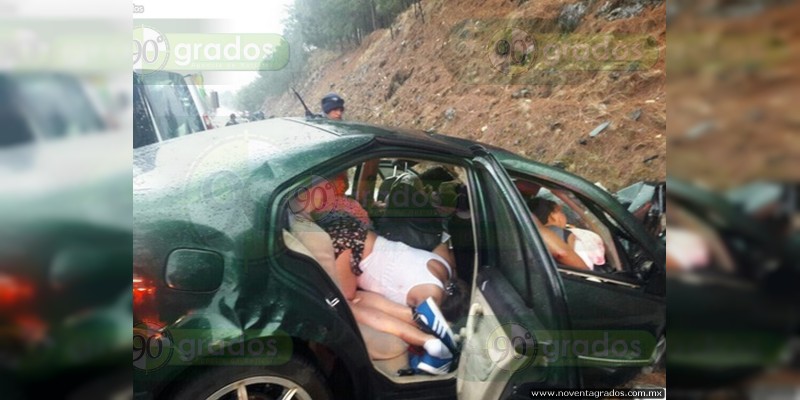 Michoacán: Ocho muertos, deja trágico accidente sobre Siglo XXI - Foto 0 