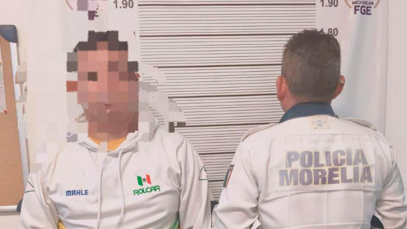 Detienen a hombre que circulaba en auto robado; le aseguran estupefacientes en Morelia, Michoacán 