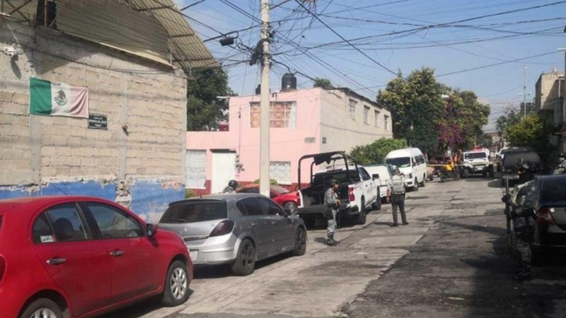 Abandonan cuerpo de una mujer envuelto en bolsas negras en calles de Tlalnepantla, Estado de México 