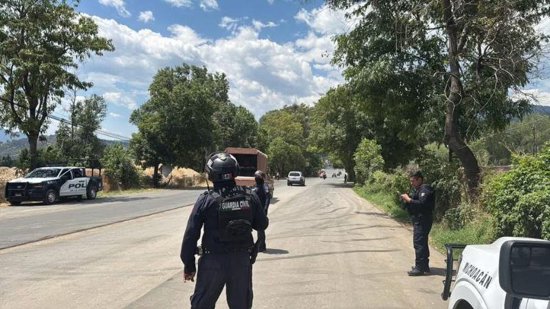 Guardia Civil restablece la circulación tras bloqueos en Zitácuaro 