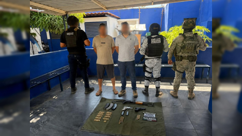 Aseguran armas largas y cortas tras operativo conjunto en la costa de Michoacán: Hay dos detenidos  