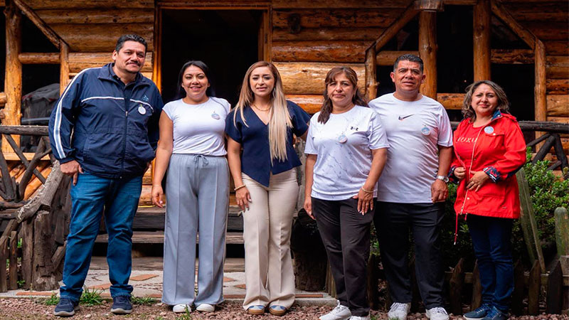Grecia Aguilar refrenda su respaldo al magisterio y al deporte durante Encuentro Deportivo Angangueo-Pátzcuaro 