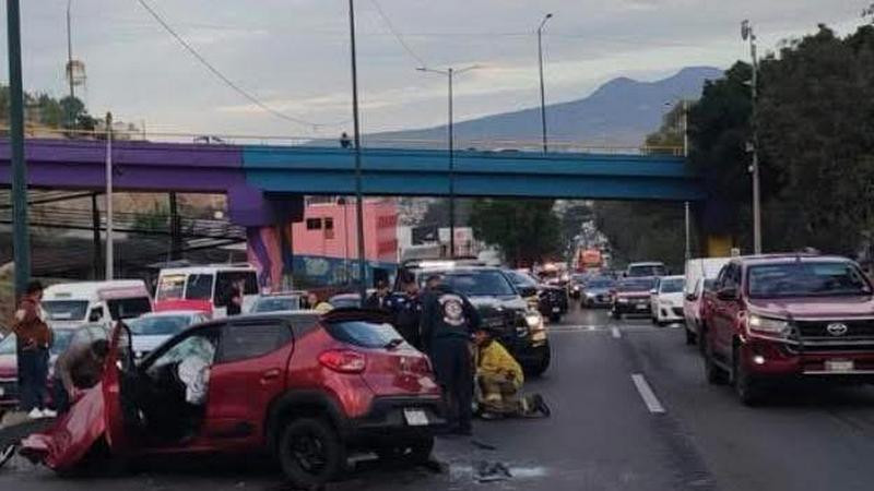 Accidente vehicular en el Libramiento Norte de Morelia, Michoacán, deja una herida 