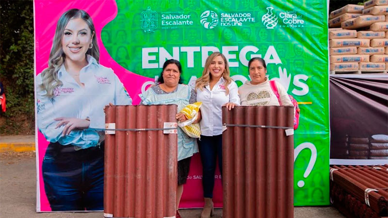 Más de 200 familias de Salvador Escalante reciben apoyo para mejorar sus viviendas: Dayana Pérez 