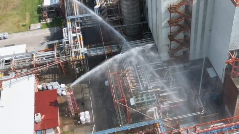 Controlan incendio en empresa en el Parque Industrial Benito Juárez de Querétaro 