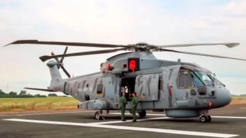 Se desploma helicóptero de la Marina Británica; reportan 3 muertos 